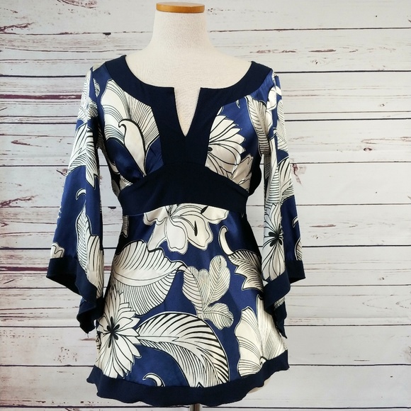 Moa Moa Tops - Silky Moa Moa Top with Bell Sleeves Size Medium